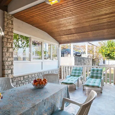 1 Bedroom In Апартаменты